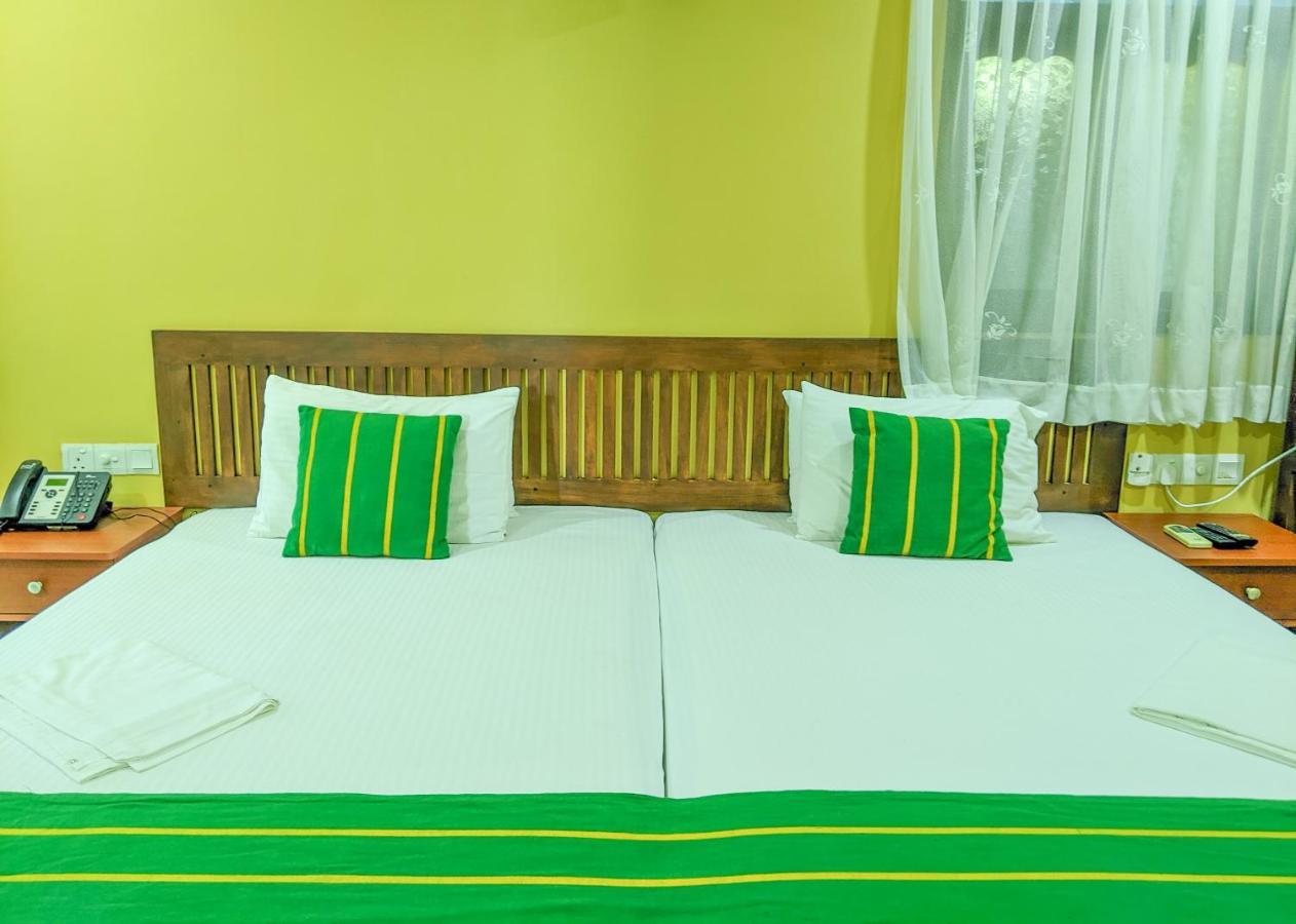 Bed and Breakfast Yala Golden Wild Тиссамахарама Экстерьер фото