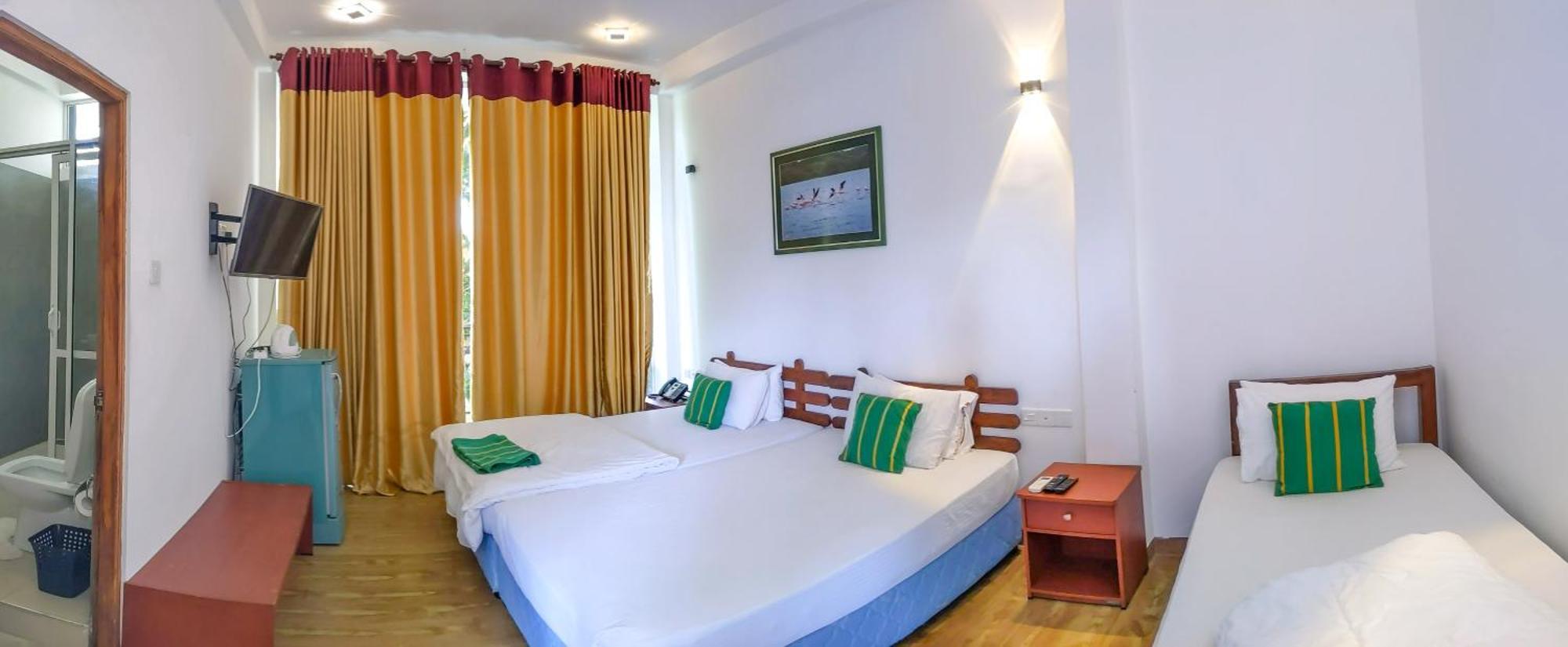 Bed and Breakfast Yala Golden Wild Тиссамахарама Экстерьер фото